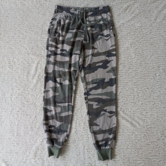 H&M Pants Hm Divided Xs Camouflage Jogger Poshmark